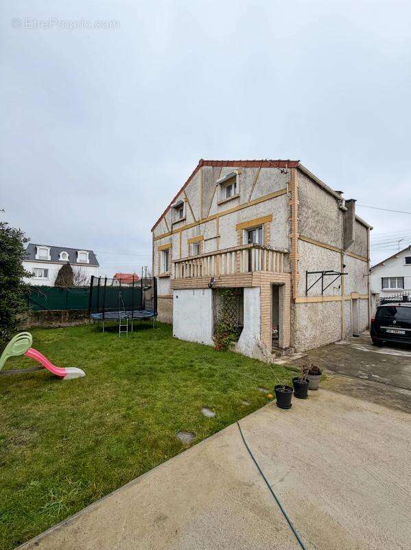 Maison à LIVRY-GARGAN