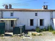 Maison à SAINTE-GEMME