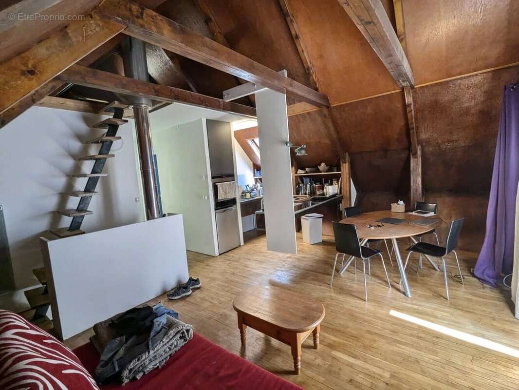 Maison à CHATEAU-BERNARD
