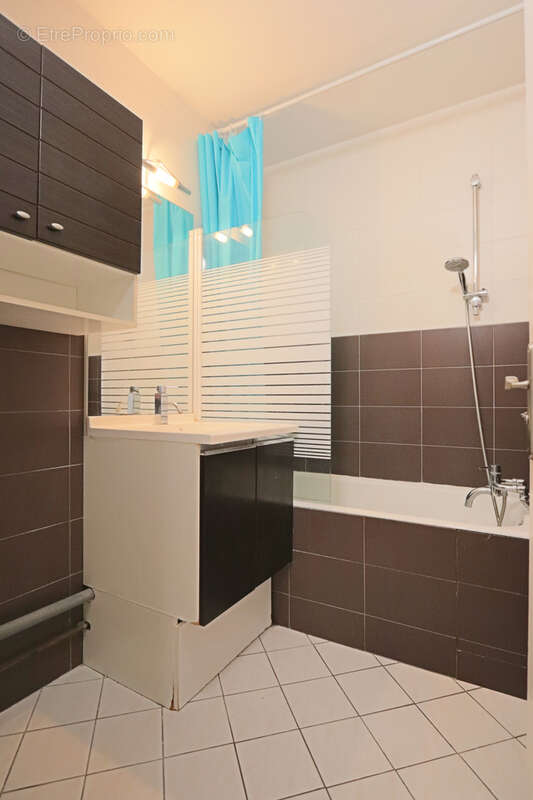 Appartement à LES PAVILLONS-SOUS-BOIS