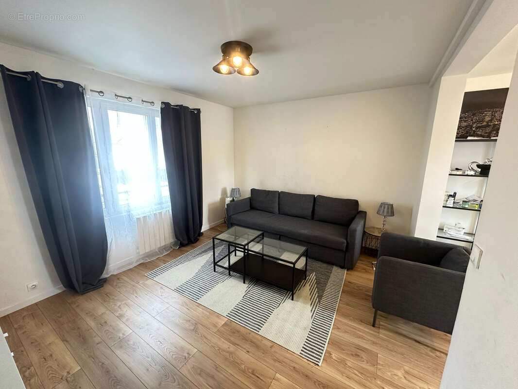 Appartement à SAINTE-GENEVIEVE-DES-BOIS