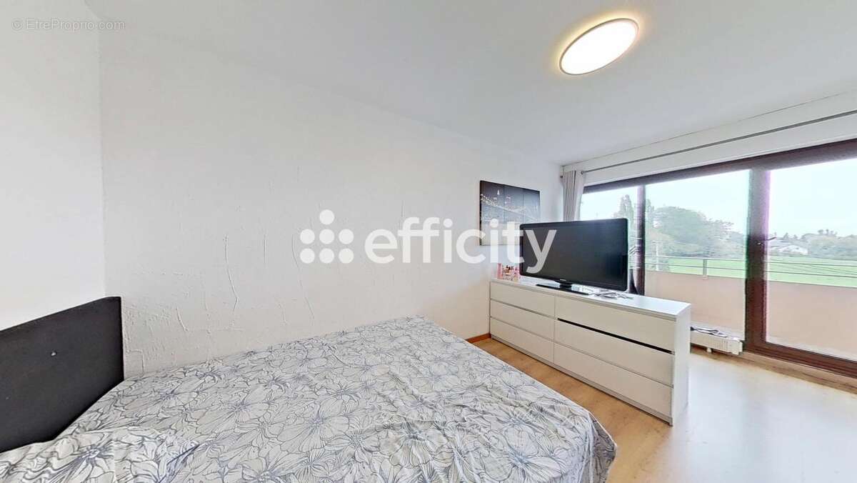 Appartement à LA ROCHE-SUR-FORON