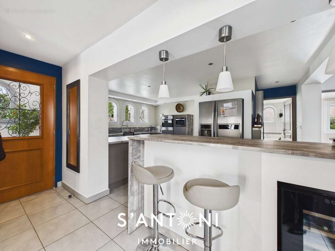 BEZIERS- VILLA T5 plain pied garage - photo 3