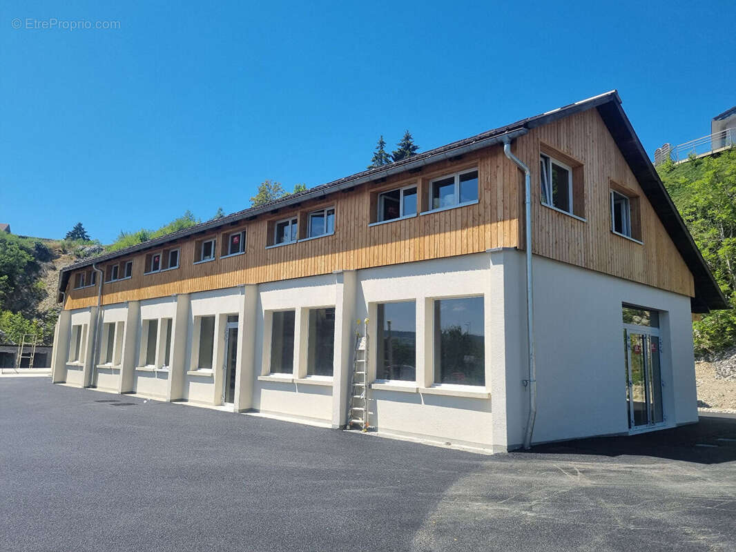 À saisir ? plateau à aménager aux fins - 66m² - 15 minutes de la frontiere suisse - photo 2