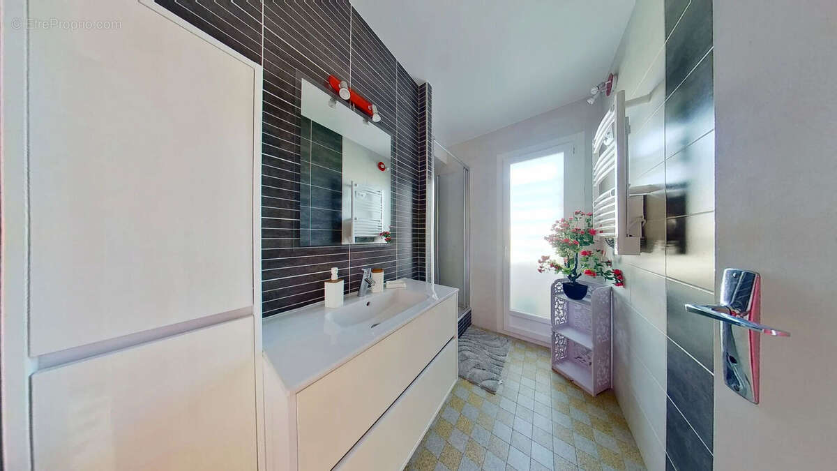Appartement à LYON-8E