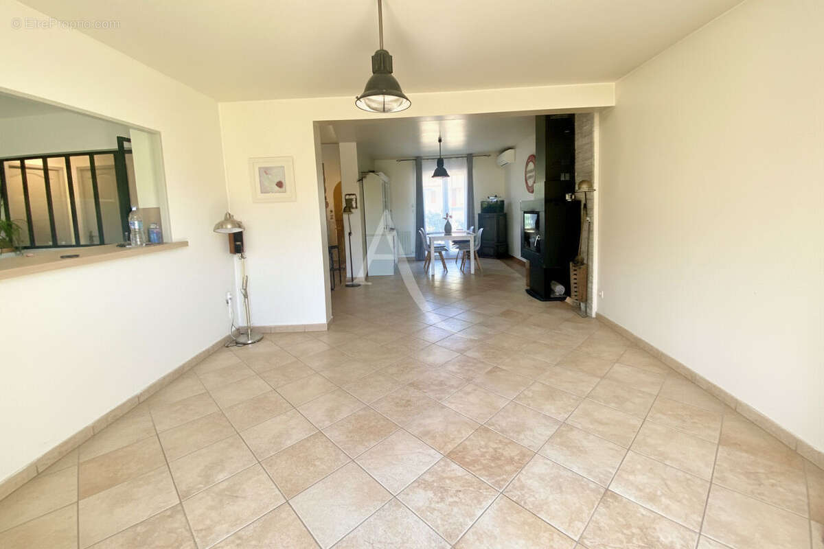 Maison à LA CHAPELLE-SAINT-MESMIN