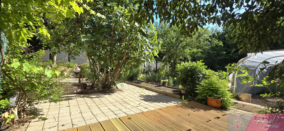 Immeuble de rapport a dole - 2 logements independants + garage + jardin - photo 4