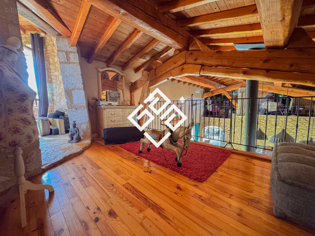 Villa d'exception au coeur d'un village prisé - photo 15