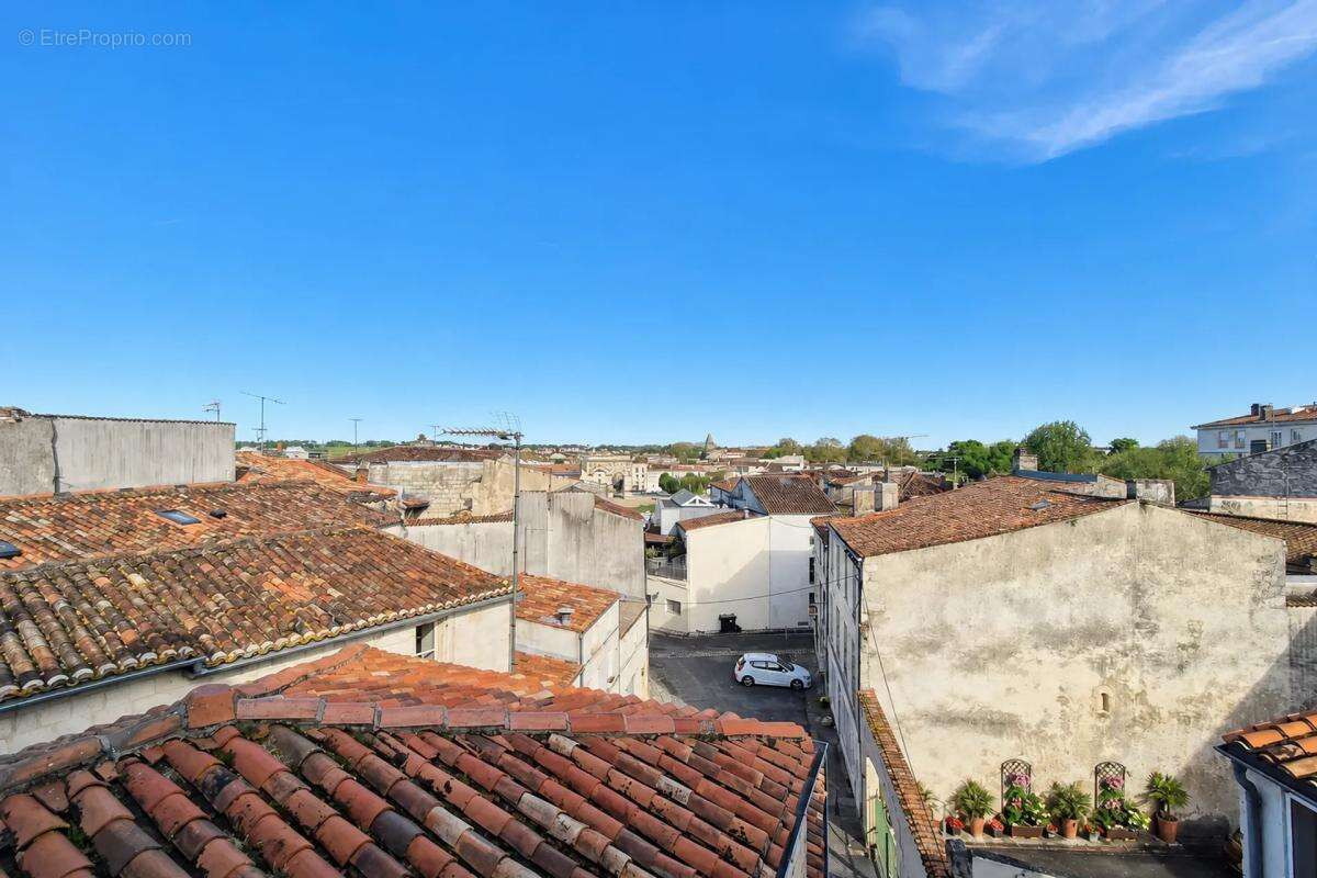 Appartement à SAINTES