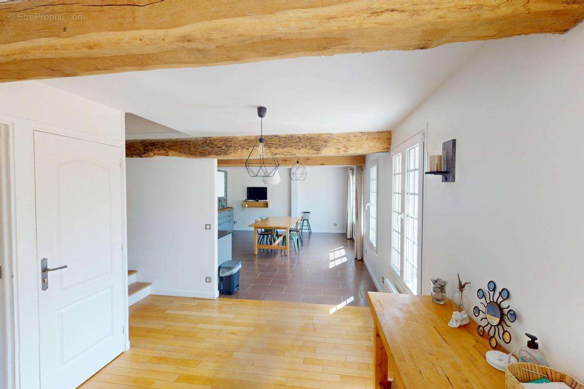 Maison à SAINT-RIQUIER-ES-PLAINS