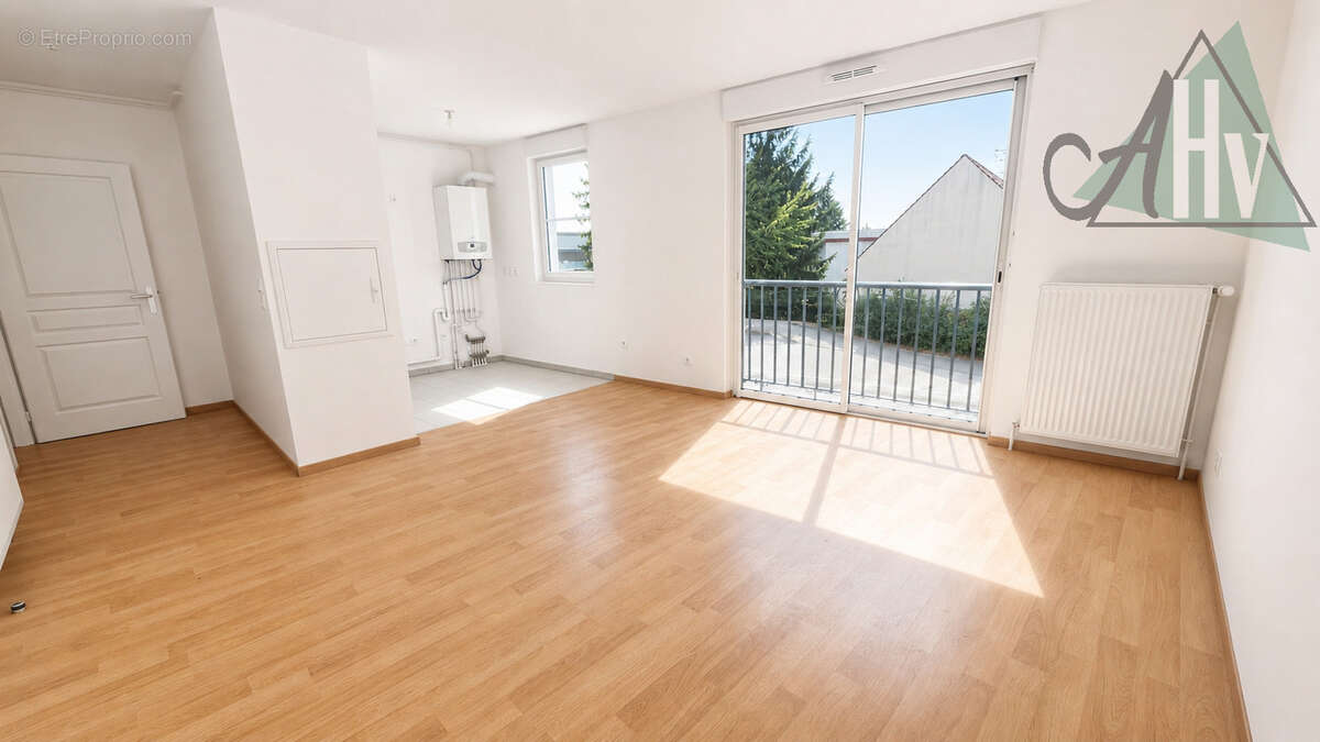 77 - NANGIS, Bel appartement F2, environ 50 m2 avec place de parking - photo 4