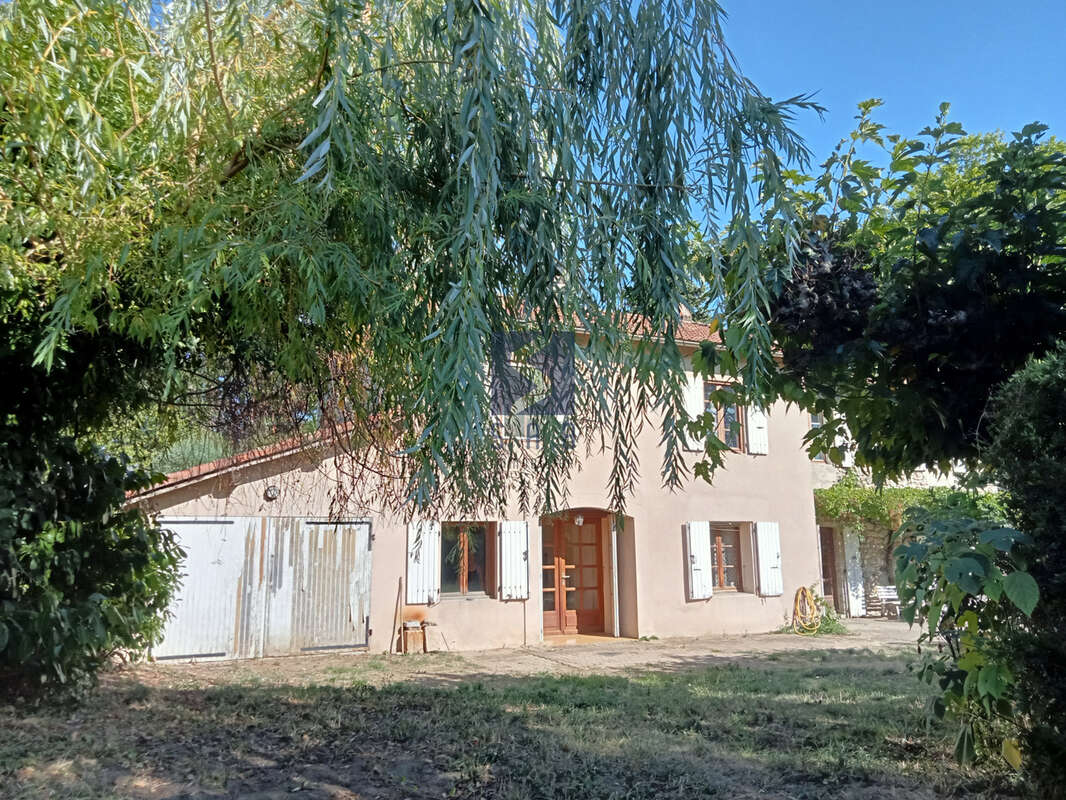 Maison à SAINT-LAURENT-DU-PAPE