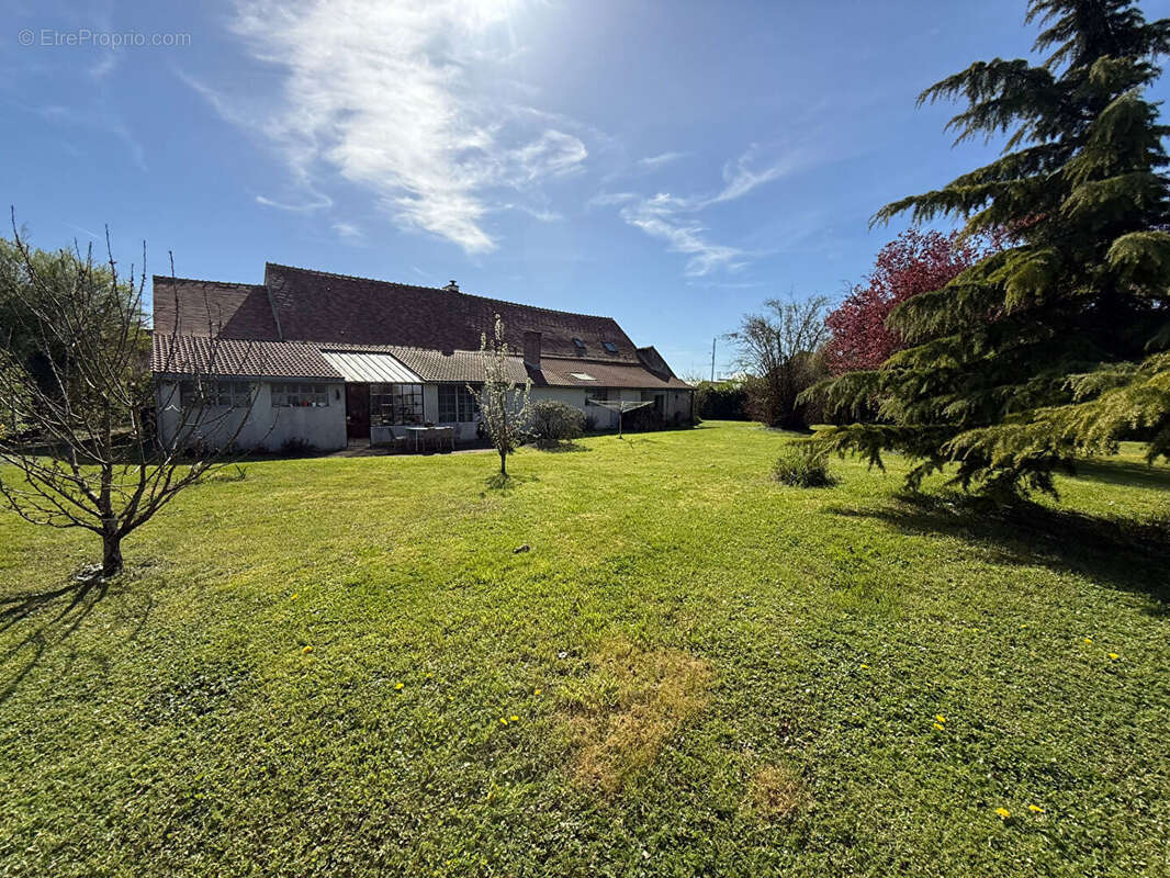 Maison à SAINT-AY