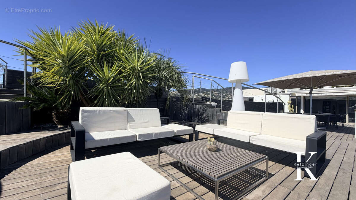 Appartement à MANDELIEU-LA-NAPOULE