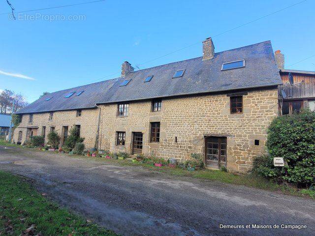 Maison à SAINT-CYR-DU-BAILLEUL