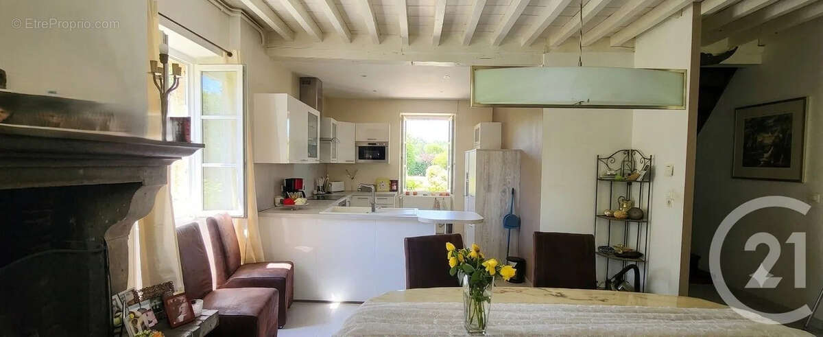 Maison à BAZOCHES