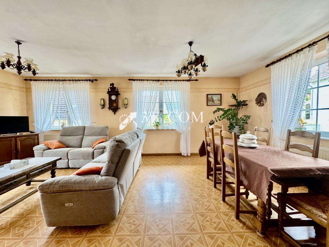 3%COM Jolie maison avec 5 chambres et une grange au centre d - photo 7