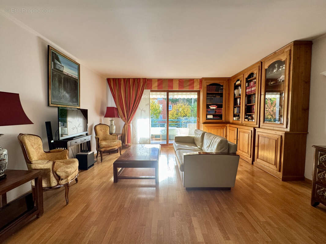 Appartement à LE PERREUX-SUR-MARNE