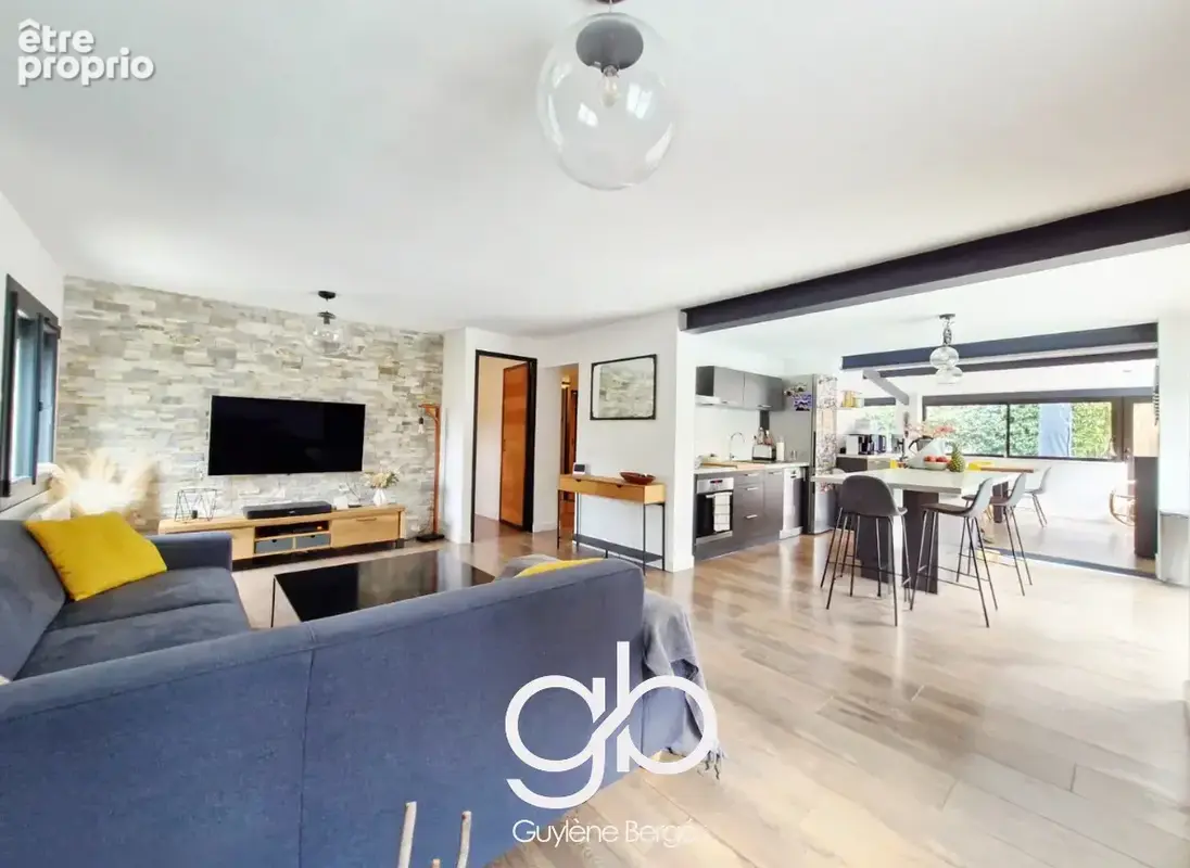 Villa familiale de 154m2 rénovée avec piscine chauffée et vue nature   Exclusivité Sussargues - photo 2