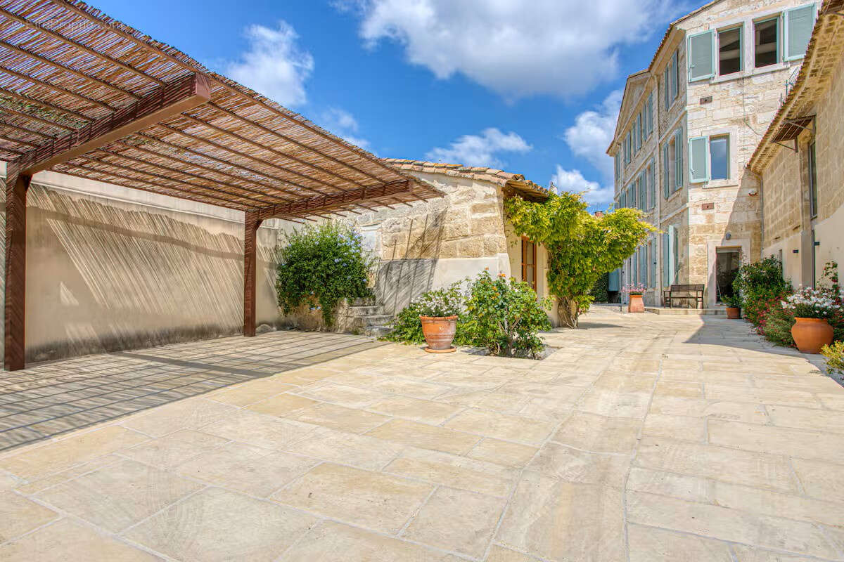 Maison à UZES