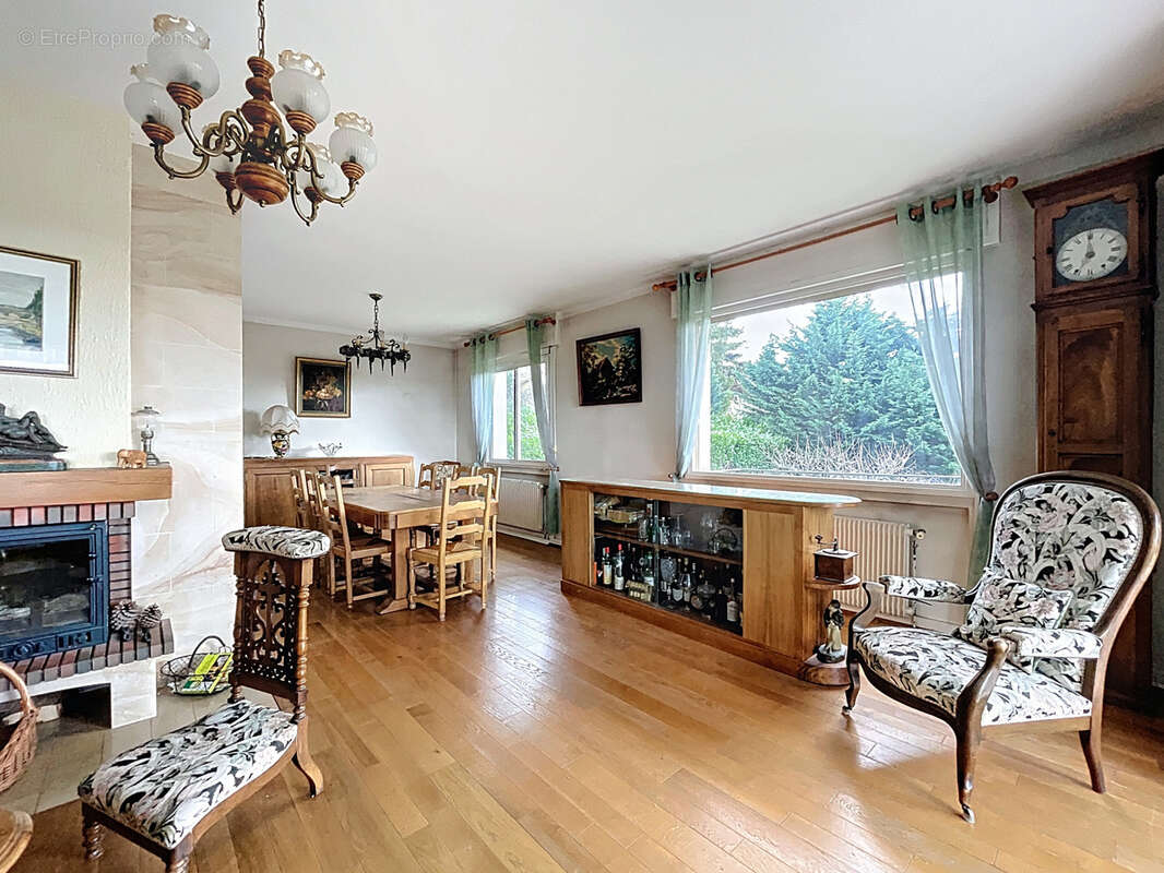 Maison à SAINT-CYR-AU-MONT-D'OR