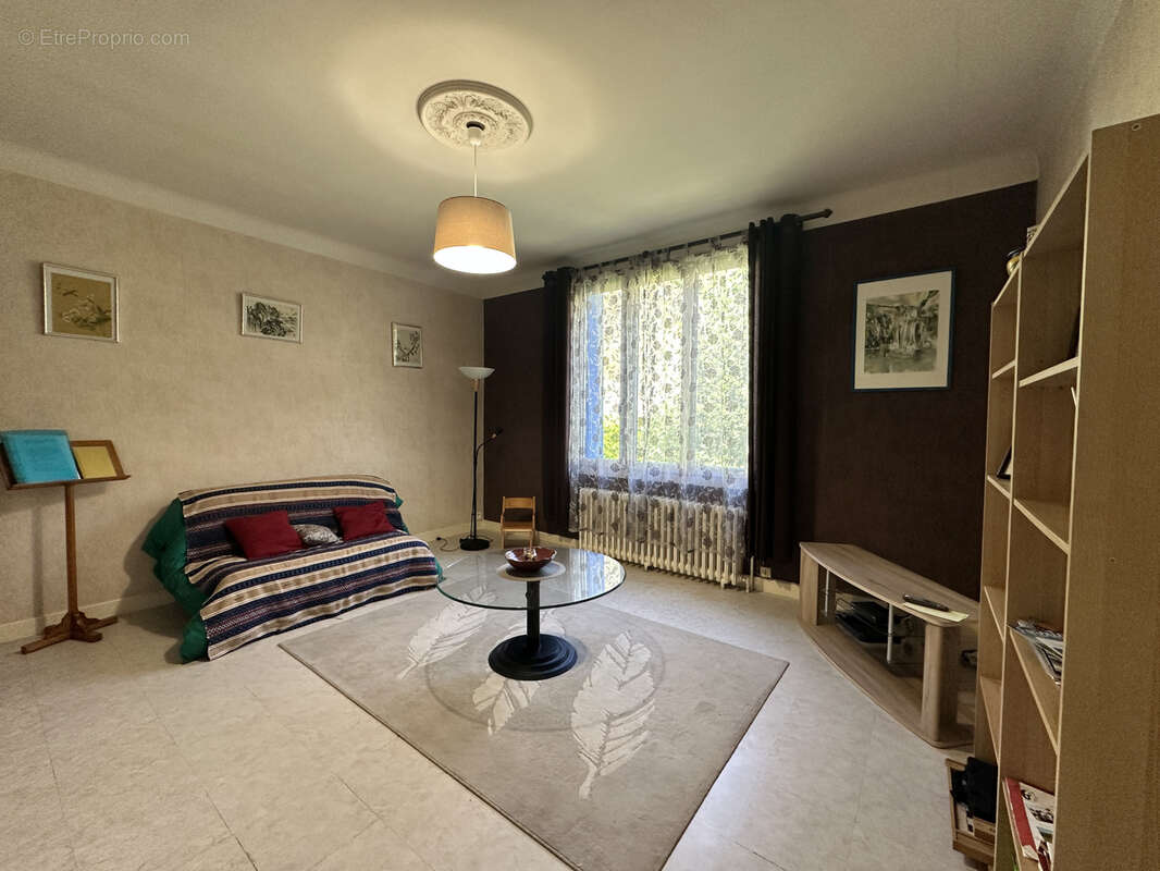 Maison à DECAZEVILLE