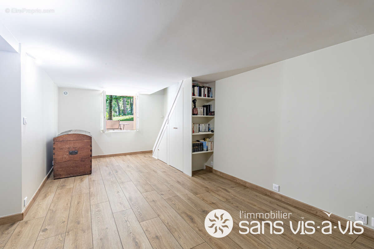 Maison à COURBEVOIE