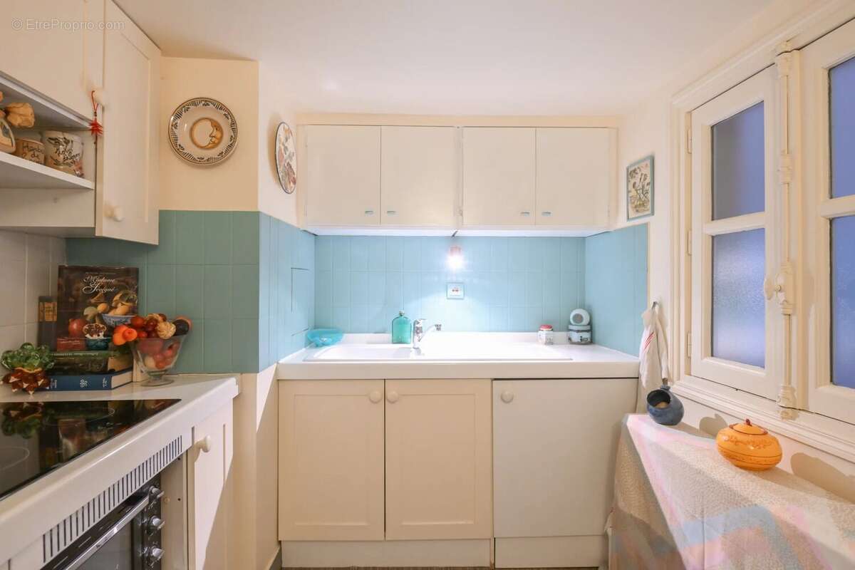 Appartement à PARIS-3E