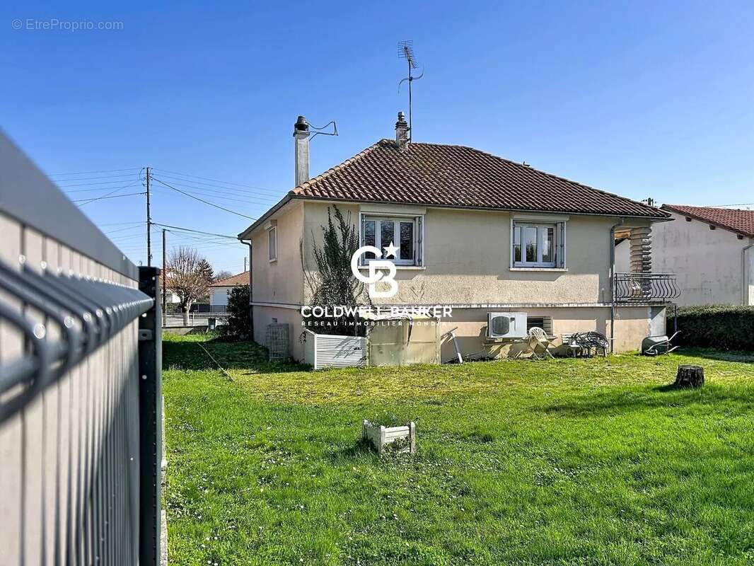 Maison à MAUZE-SUR-LE-MIGNON