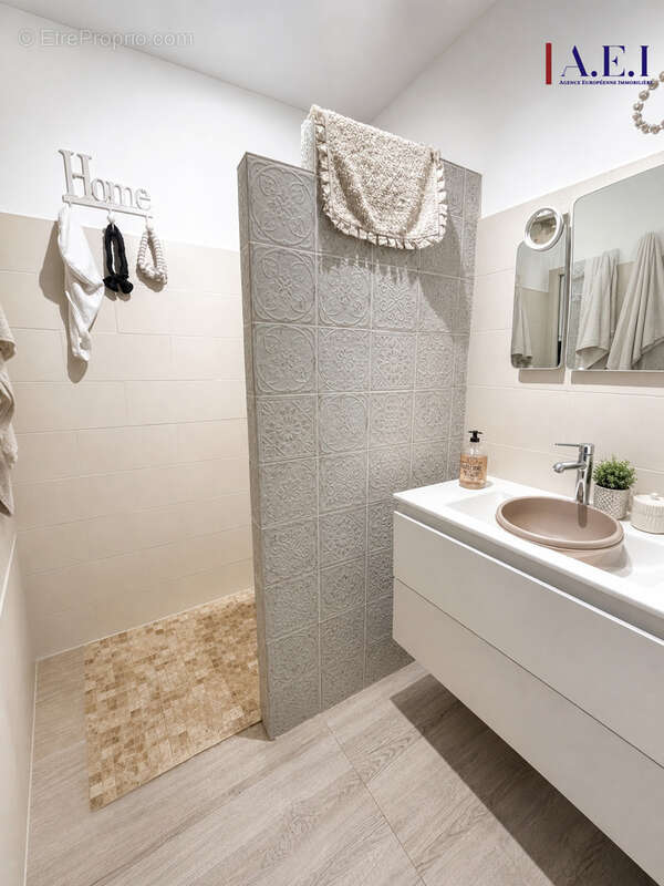 Appartement à SIX-FOURS-LES-PLAGES