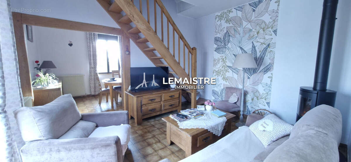 Maison à vendre - Yvetot - 80 m² - 2 chambres - Garage et terrasse - Proche toutes commodités - photo 2