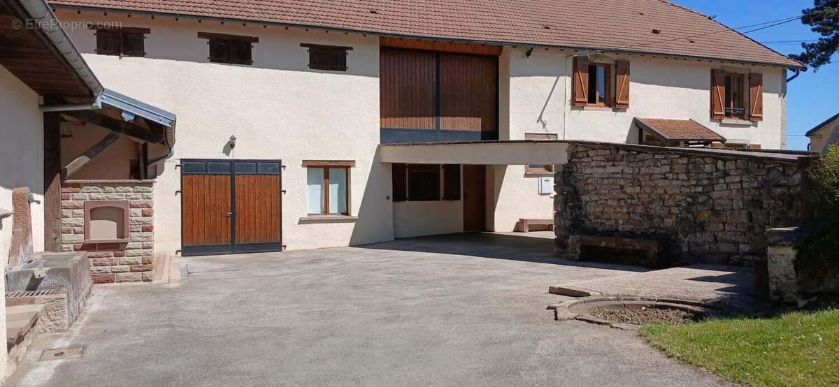 Domaine rural rénové , Maison , 2 logements  vaste dépendance - photo 4