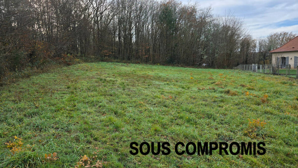 Terrain à BOSMIE-L'AIGUILLE