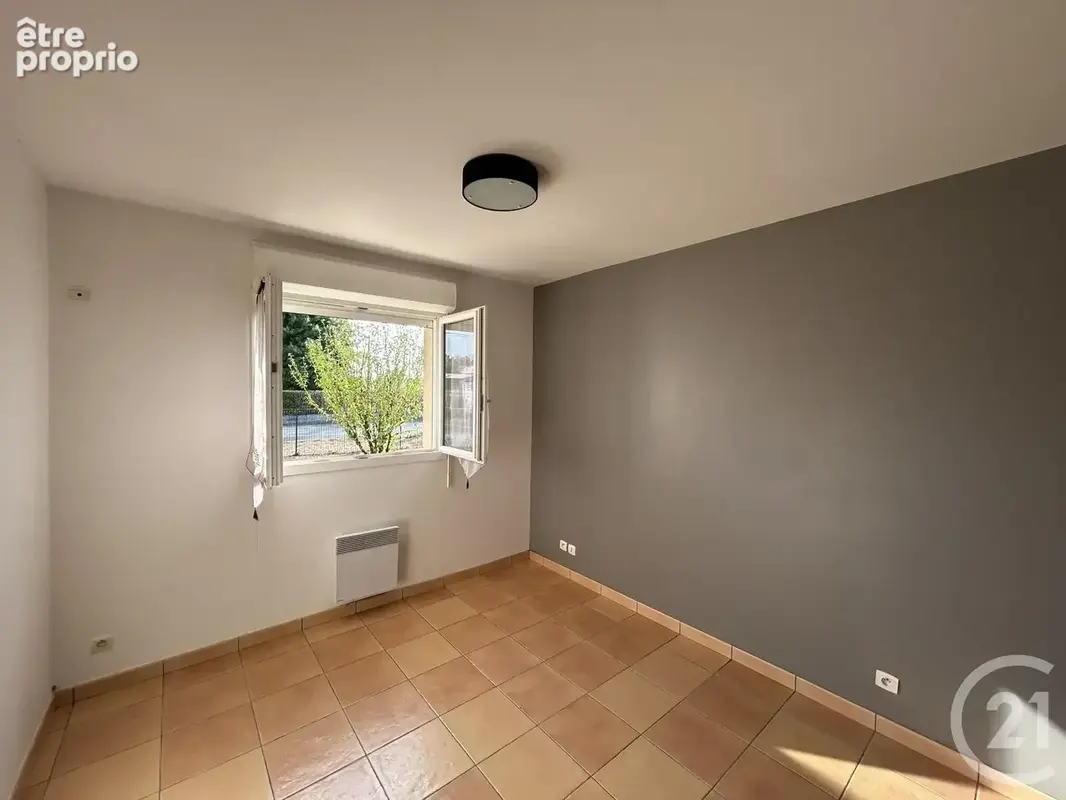 Maison 89 m² à Coutras  - photo 7