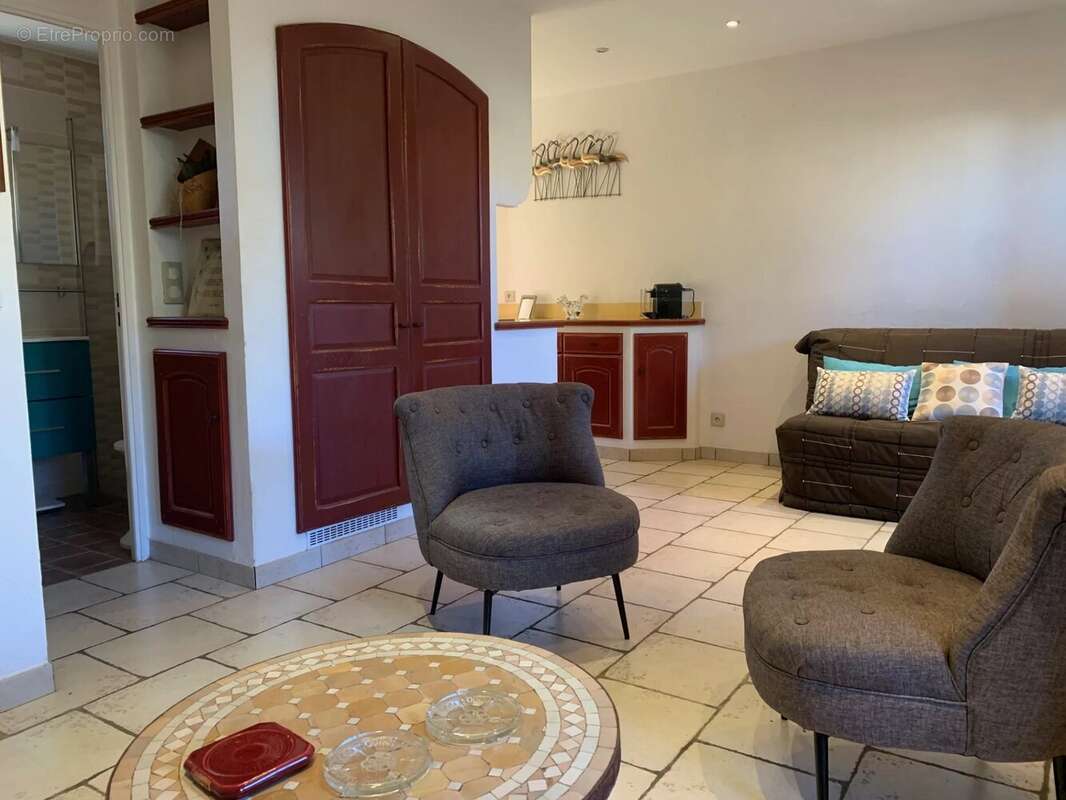 Appartement à LA LONDE-LES-MAURES