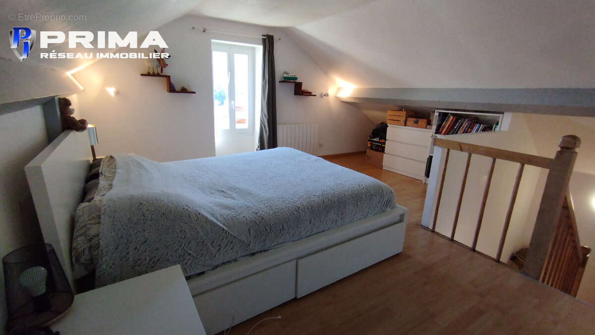 Maison à PIERRE-CHATEL