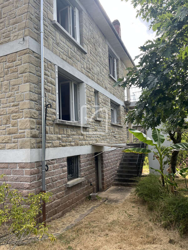 Maison à OBJAT
