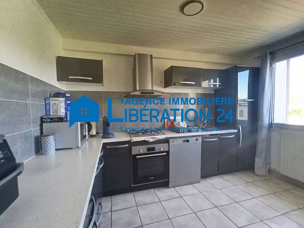 Appartement à SAINT-GENEST-LERPT