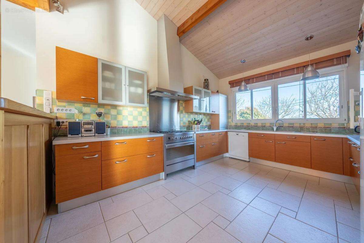 Maison à CUBZAC-LES-PONTS