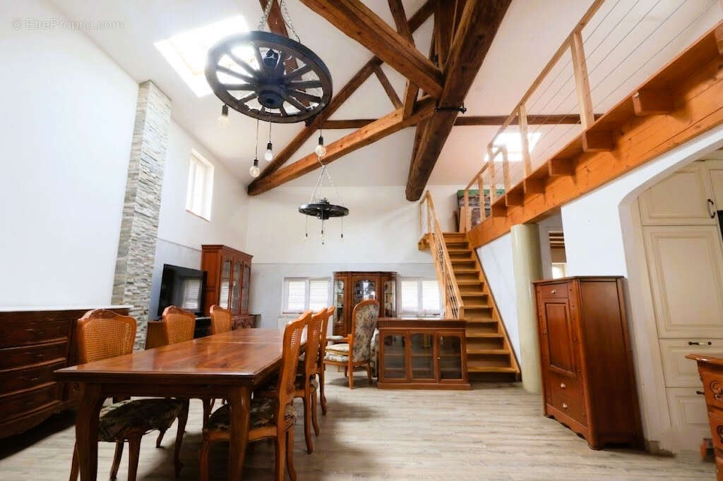 Maison à MAUGUIO