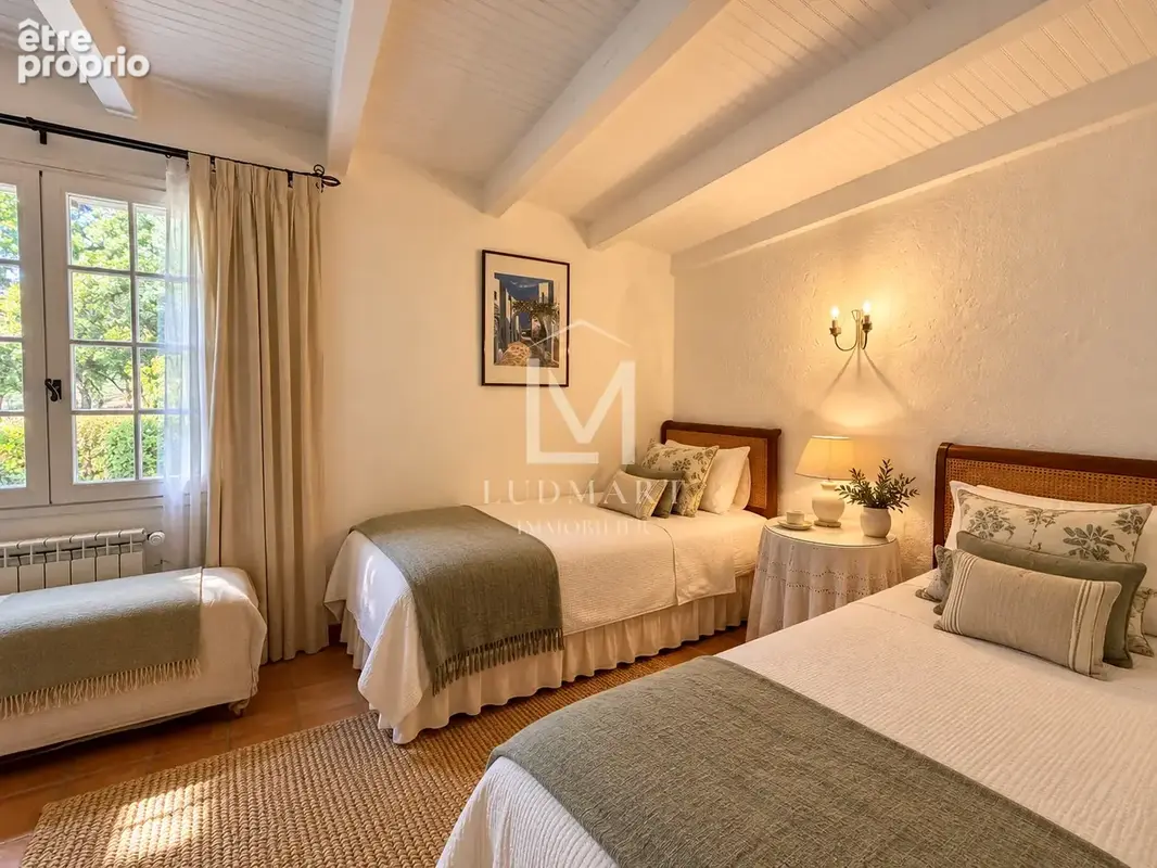 Propriété à vendre à Lorgues   225 m2 habitables, 5 chambres, maison d’amis, piscine et terrain de 4 000 m2 - photo 32