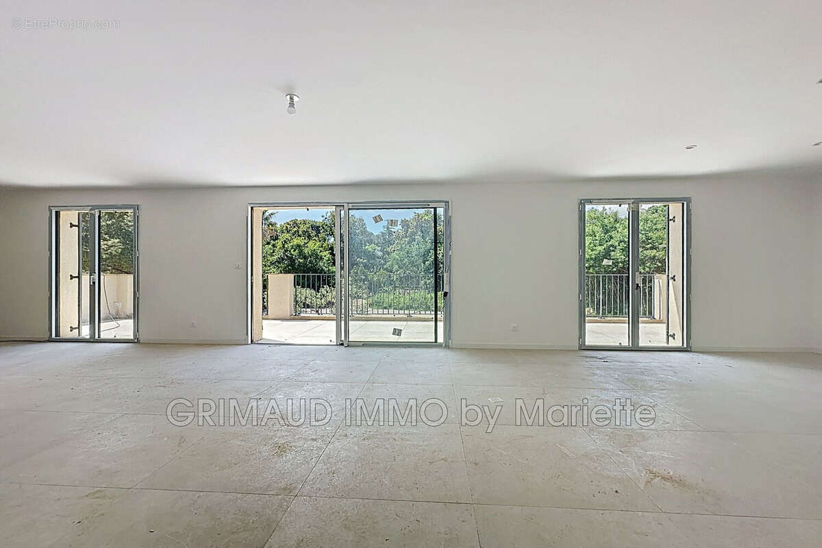 Appartement à GRIMAUD