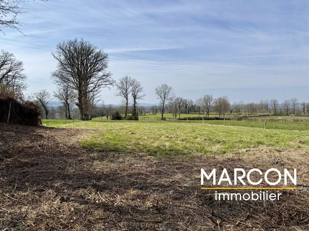 Terrain à SAINT-LAURENT