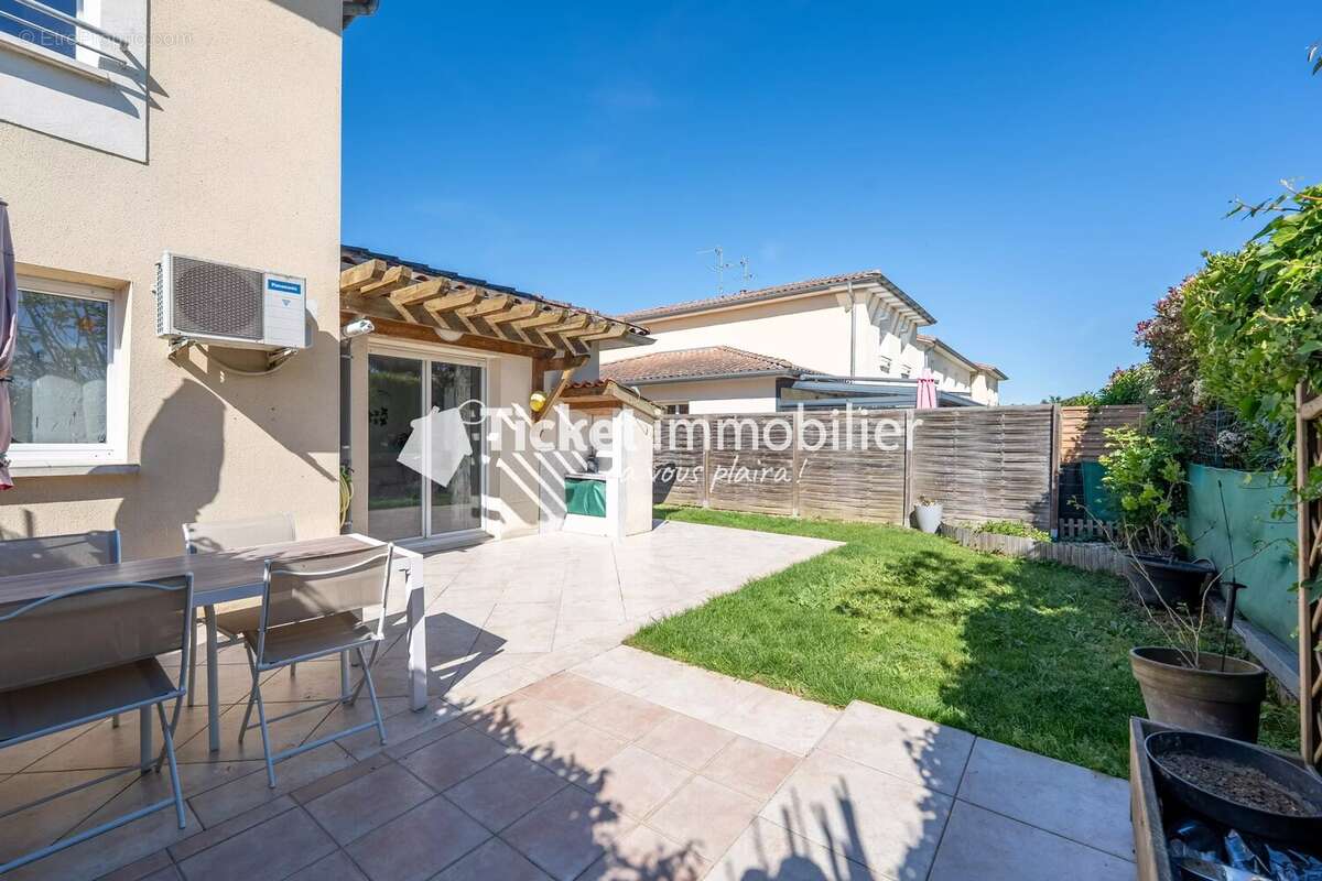 Maison à MONDONVILLE