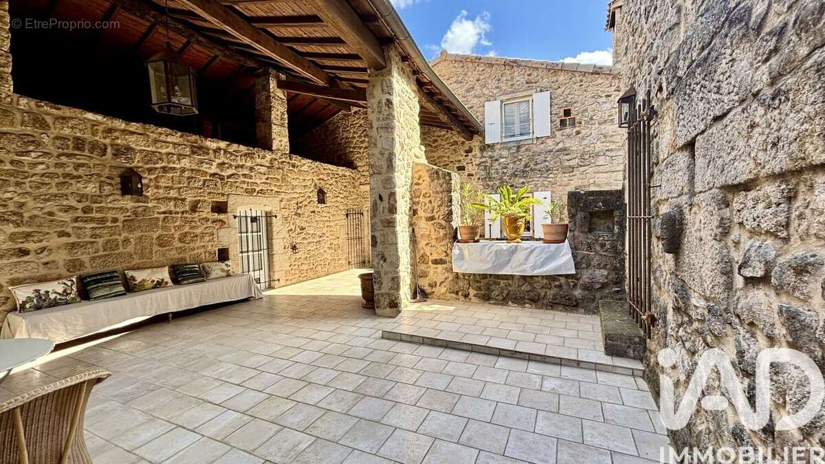 Maison 404 m² à Ailhon  - photo 7
