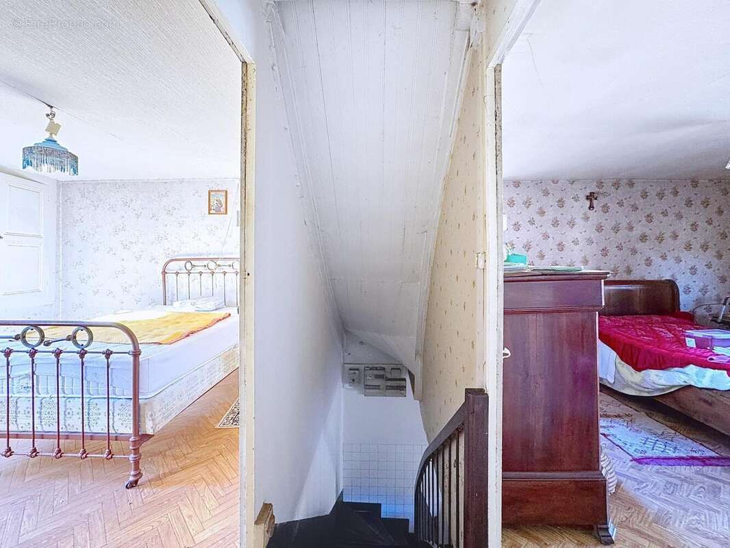 Photo 4 - Maison à SAINT-ETIENNE-DE-CROSSEY