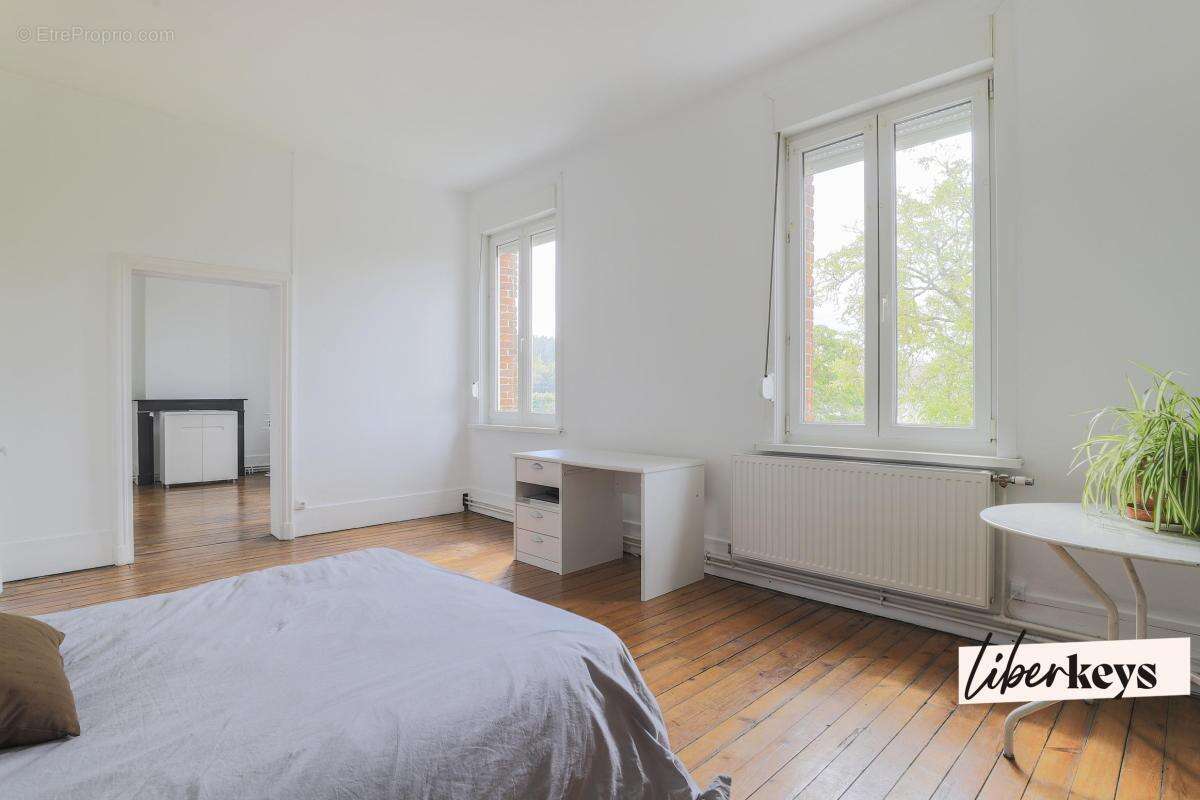 Maison familiale 158 m² – 3 chambres – Grand terrain 1 322 m² – Véranda – Bureau  – Parking – Pommereuil - photo 7