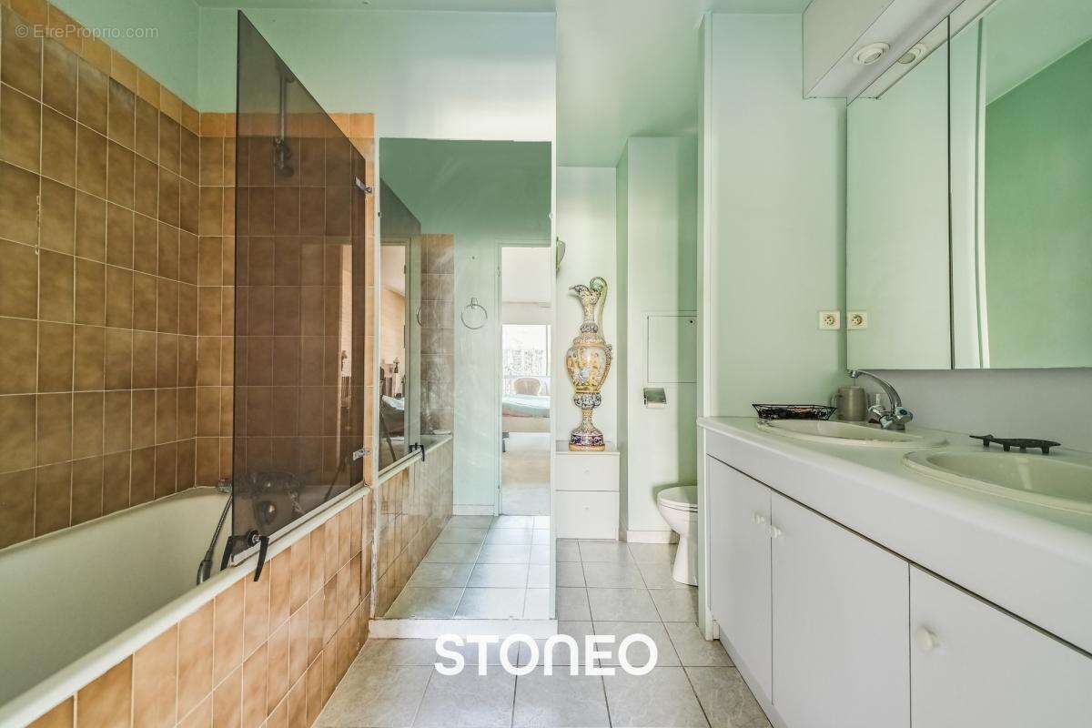 Appartement à PARIS-15E
