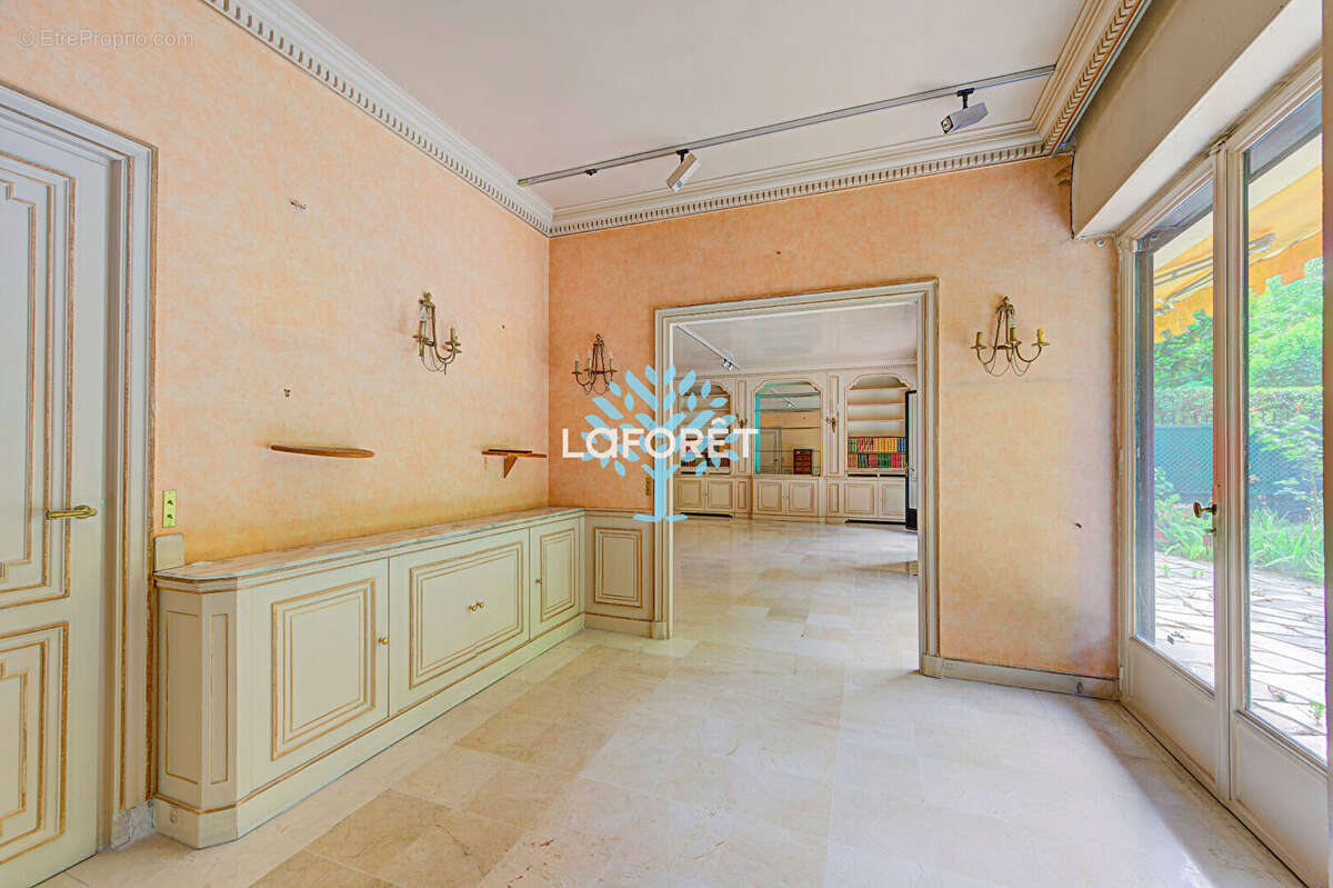 Appartement à NEUILLY-SUR-SEINE