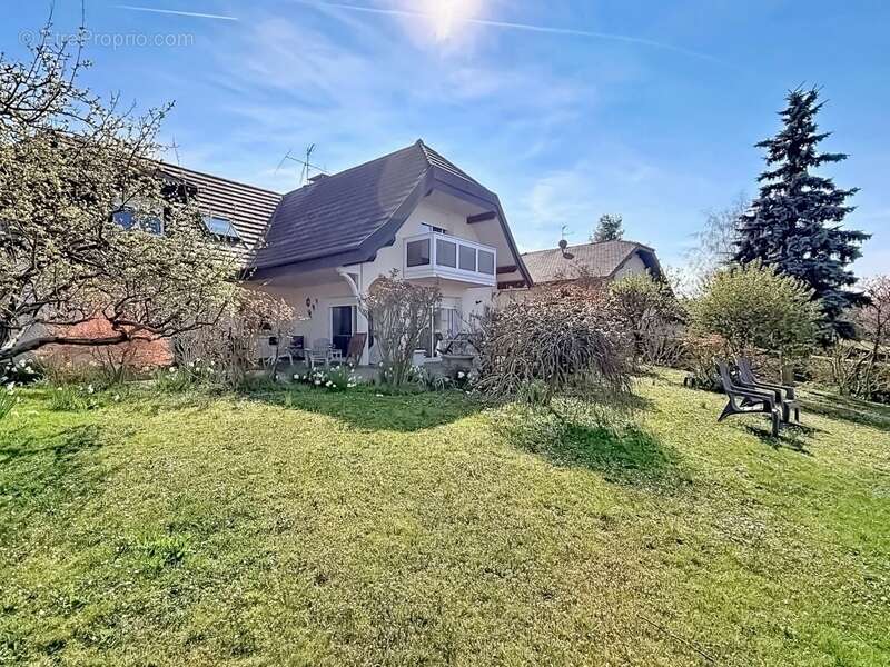 Maison à VETRAZ-MONTHOUX